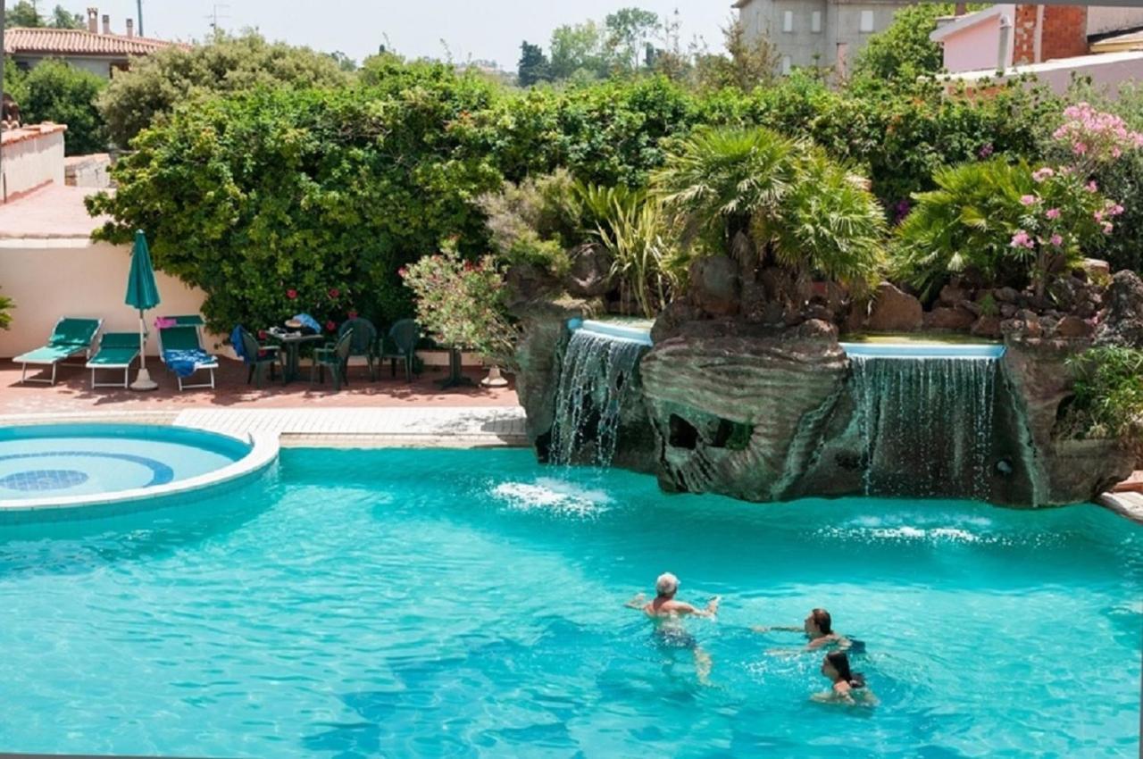 الشقق الفندقية Le Residenze Del Golfo Di أروسييْ المظهر الخارجي الصورة